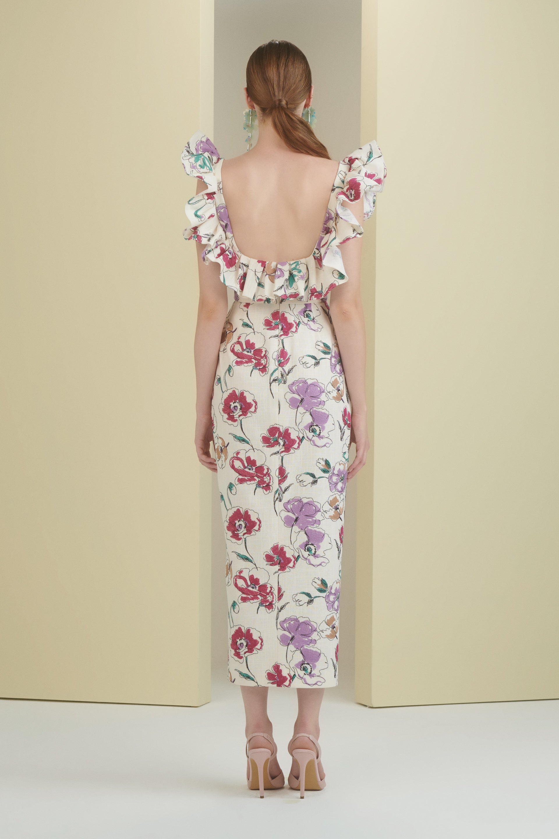 linen dress, floral, embroidered linen, ruffles, ruffle dress, dramatic shoulder, cream, sculptural, corset, corseted dress, dress with slit, midi length, sweetheart neckline, red carpet dress, ready to wear designer, evening dress Dubai, buy dress Dubai, fashion designer Dubai, SS24 collection, Spring summer collection, gala dress
