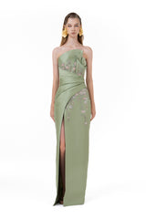 Asymmetrically Gown with High Overlap Slit