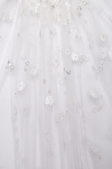 Romantic Floral Embellished Tulle Veil