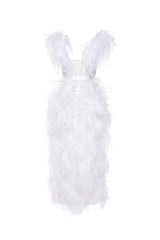 Magnifying T-length wedding dress with feathers and lace embellishments