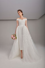 Sweetheart neckline wedding gown embroidered with lace