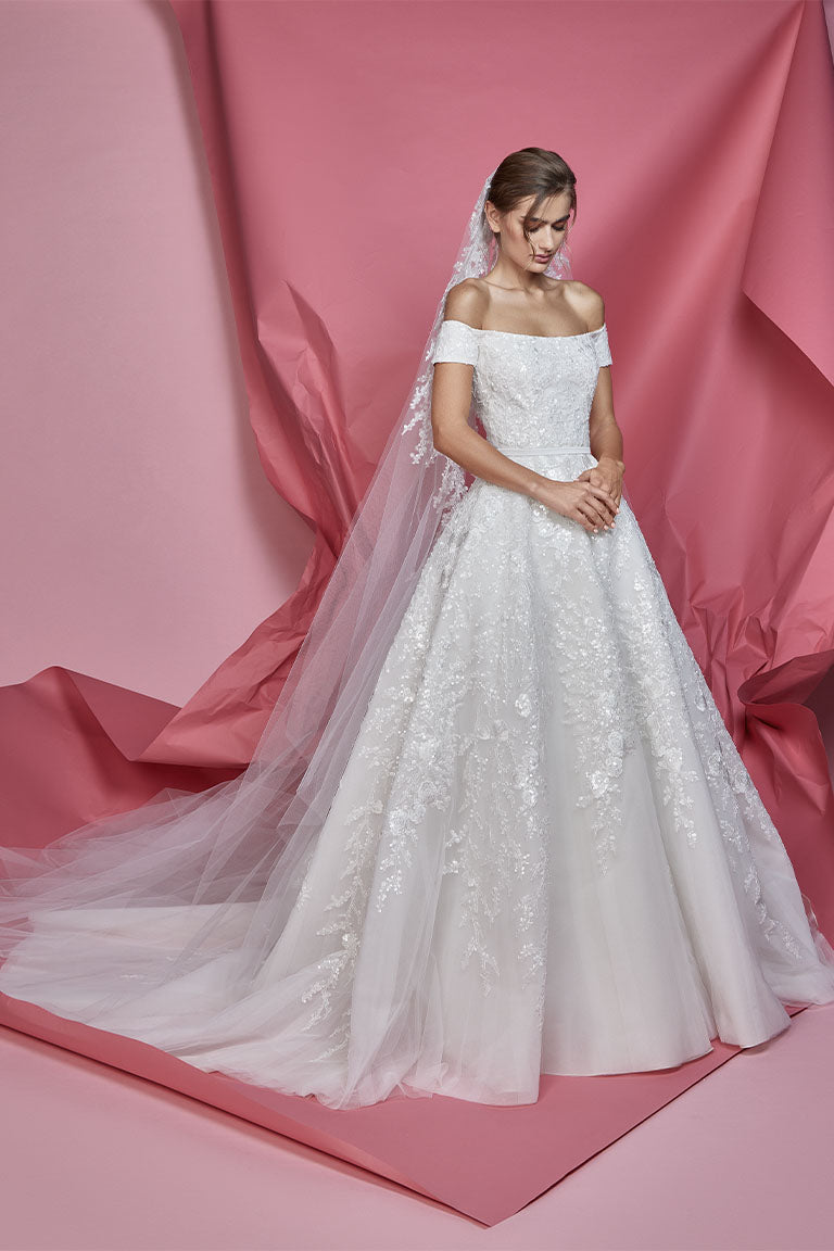Floral Embellished lace branches tulle veil